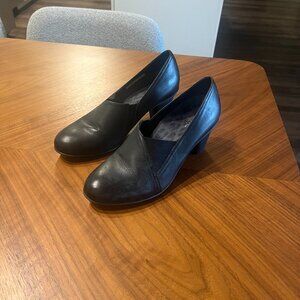 Vionic Black Comfy Work Heel Shoes